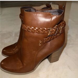 American Eagles Women’s Faux Leather Cognac Ankle Boots- Size 10